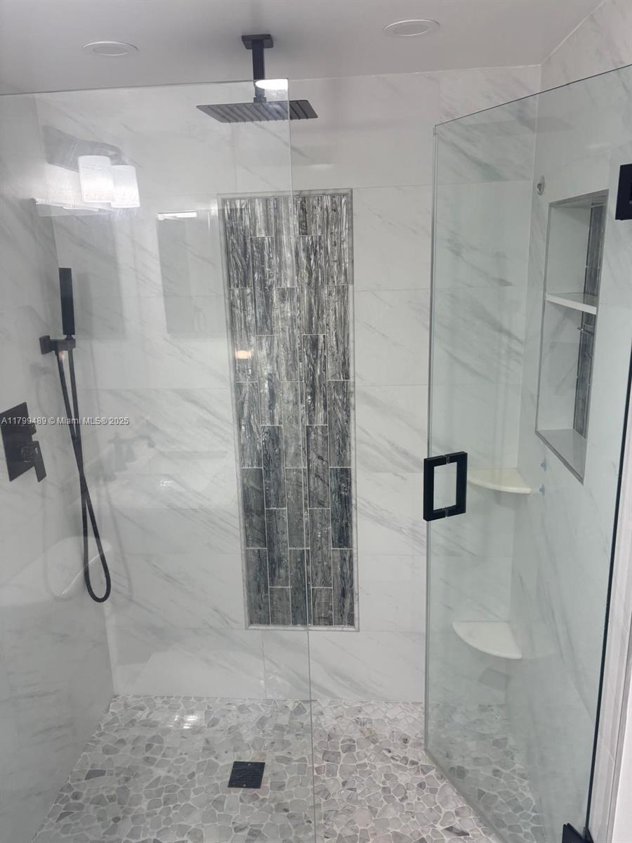 10 OF PALM SPRINGS 2 COND - Residential