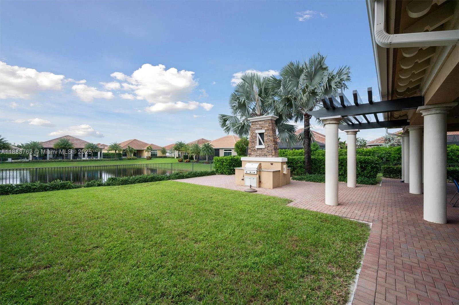 PARKLAND ROYALE - Residential