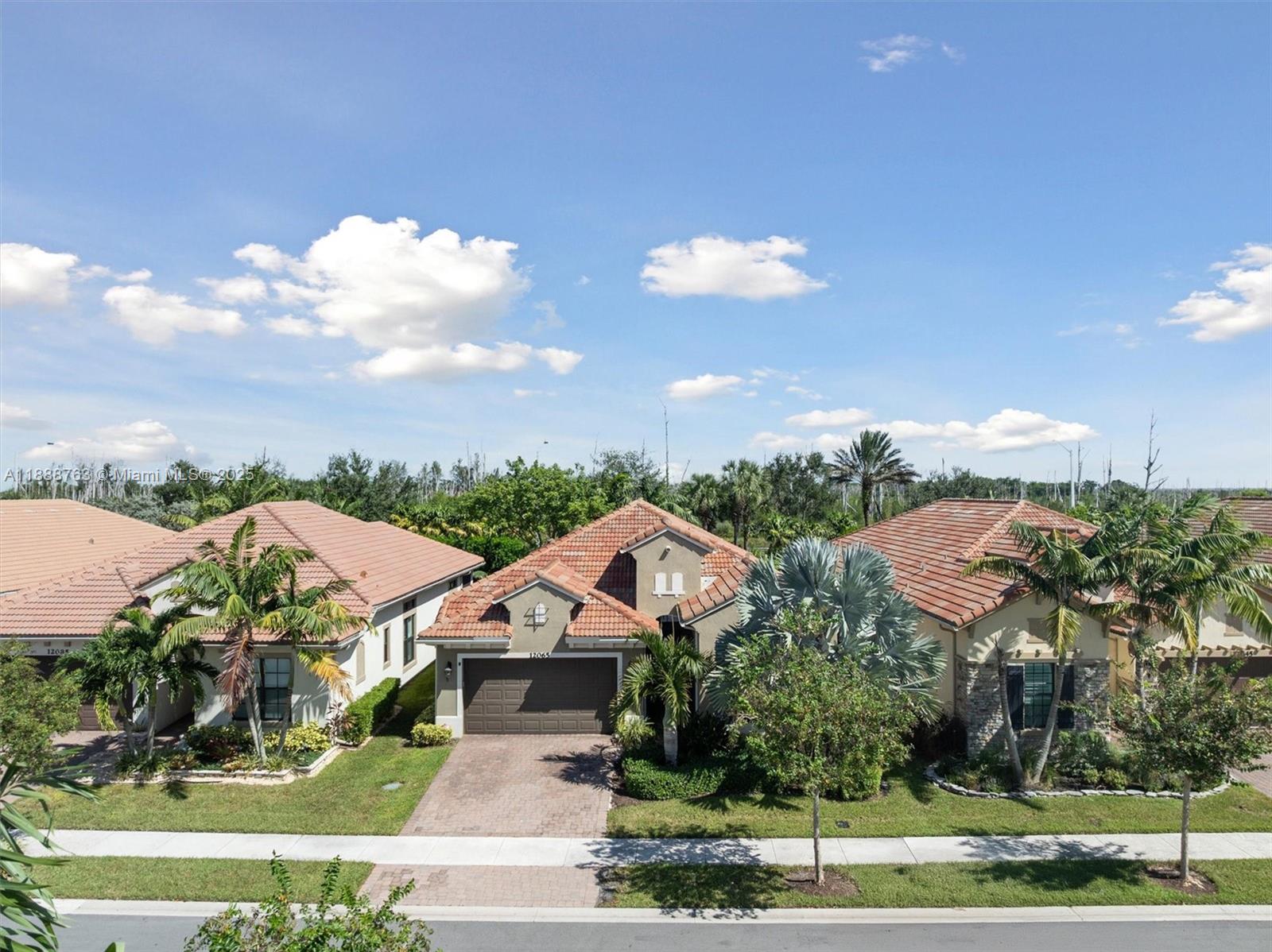 PARKLAND ROYALE - Residential