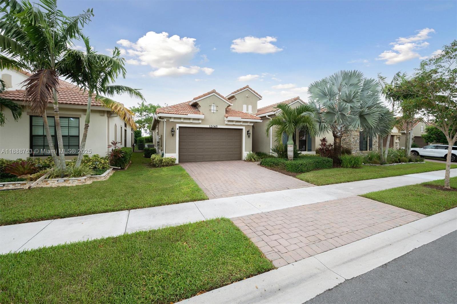 PARKLAND ROYALE - Residential