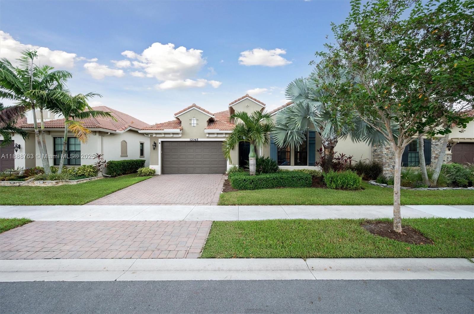 PARKLAND ROYALE - Residential
