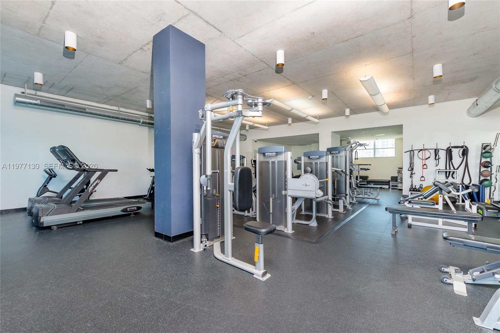 SPACE 01 CONDO - Residential