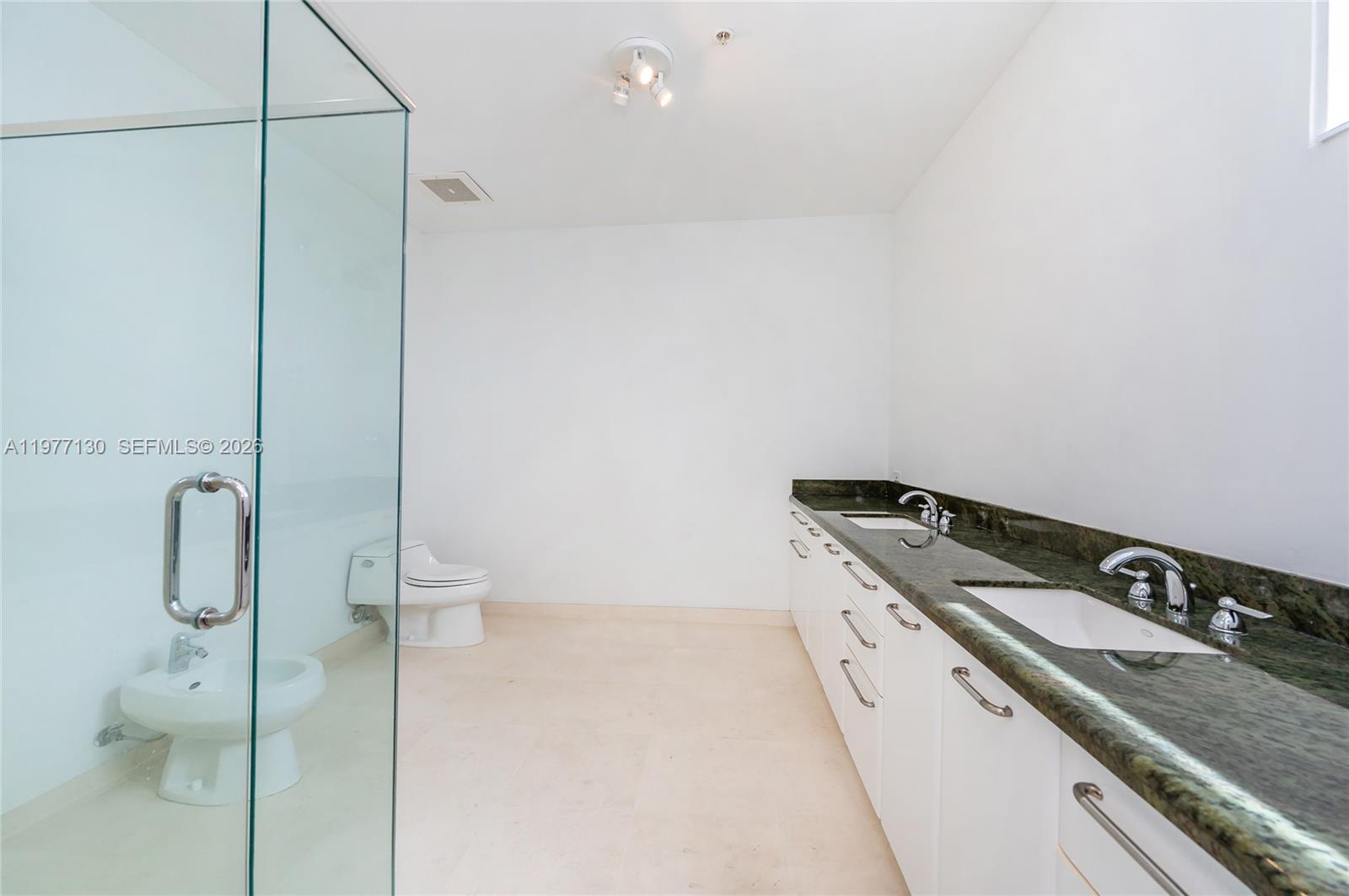 SPACE 01 CONDO - Residential