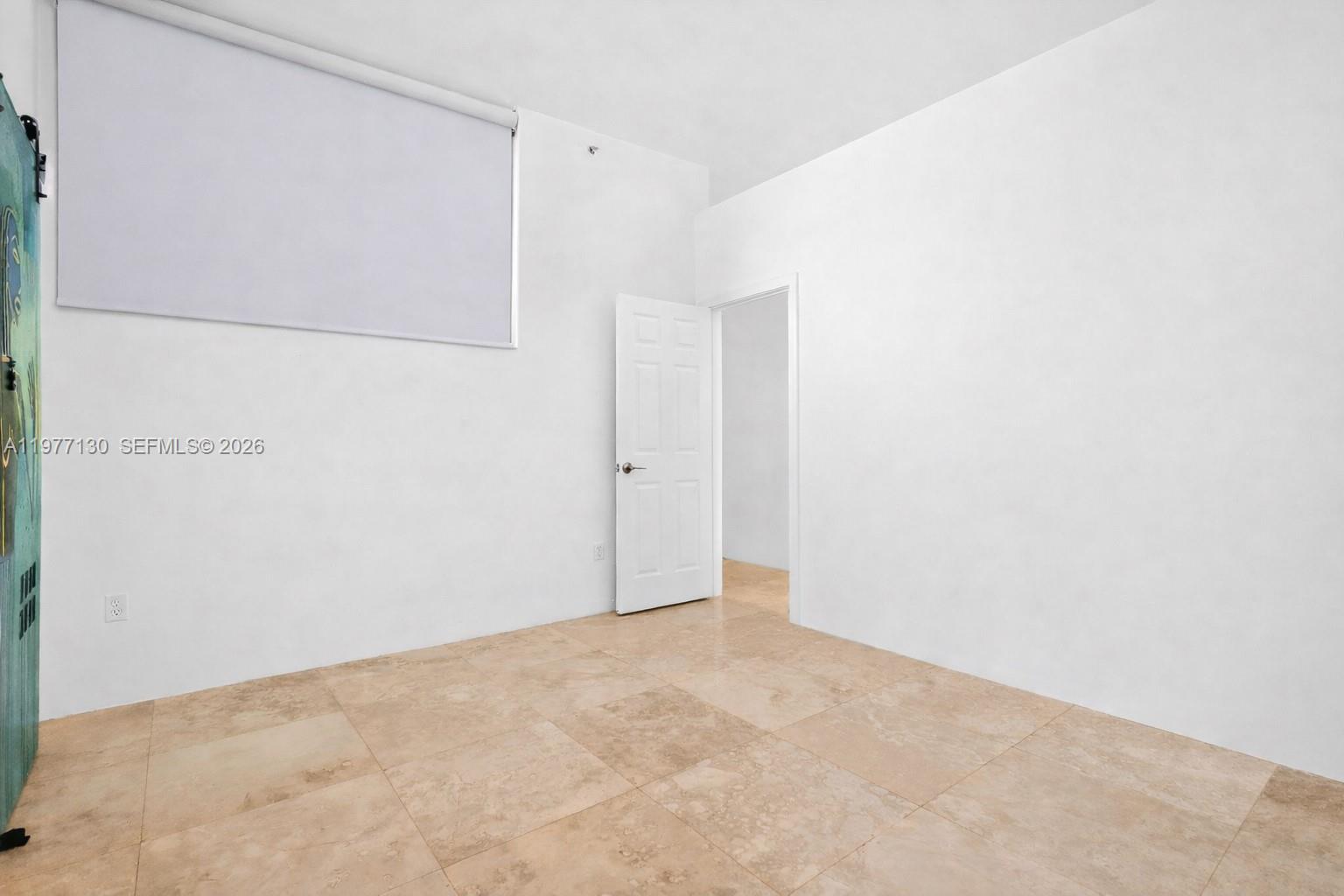 SPACE 01 CONDO - Residential