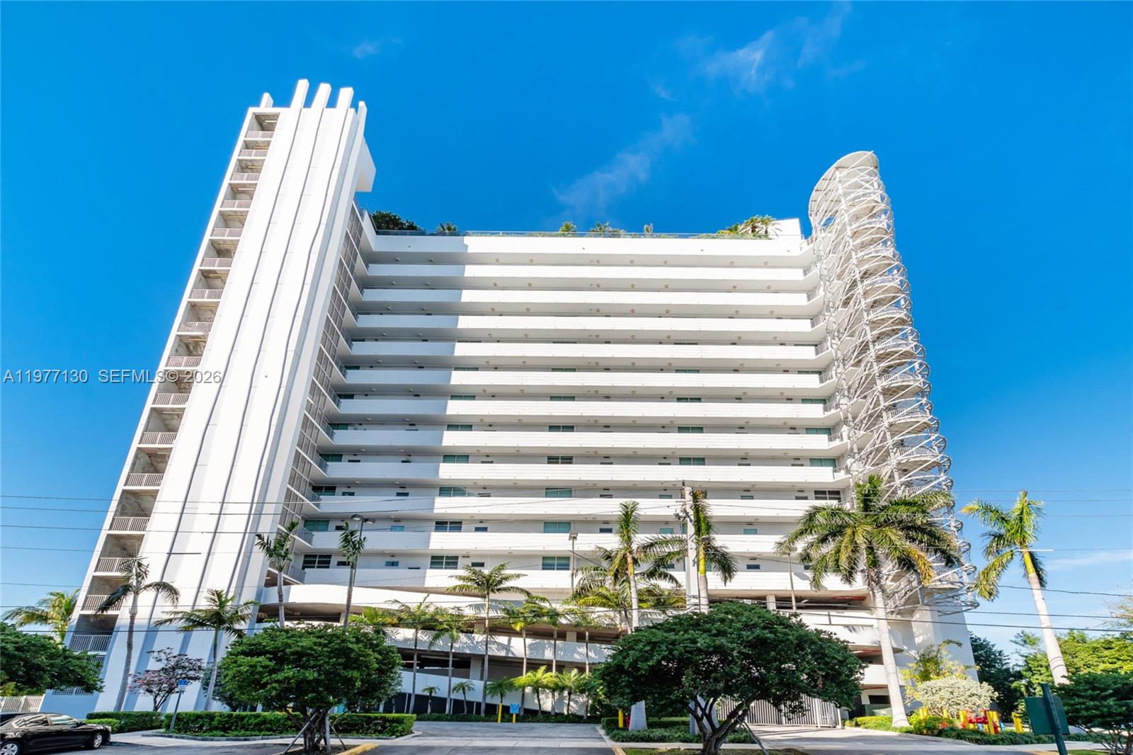 SPACE 01 CONDO - Residential