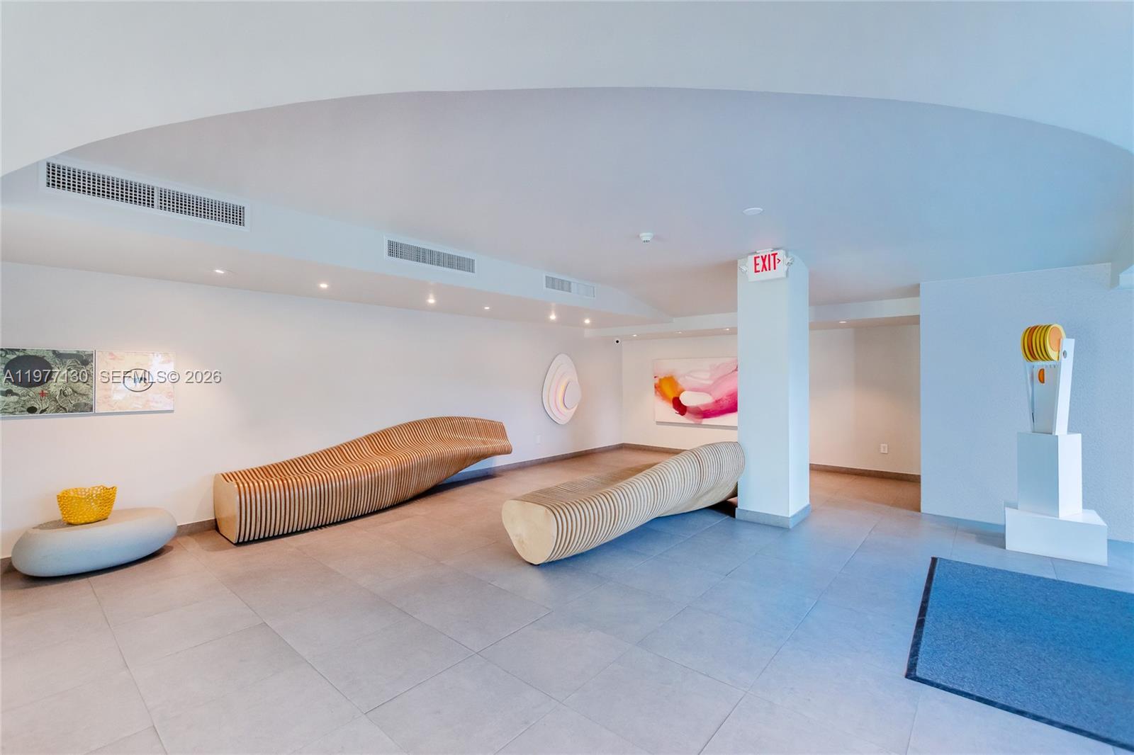 SPACE 01 CONDO - Residential