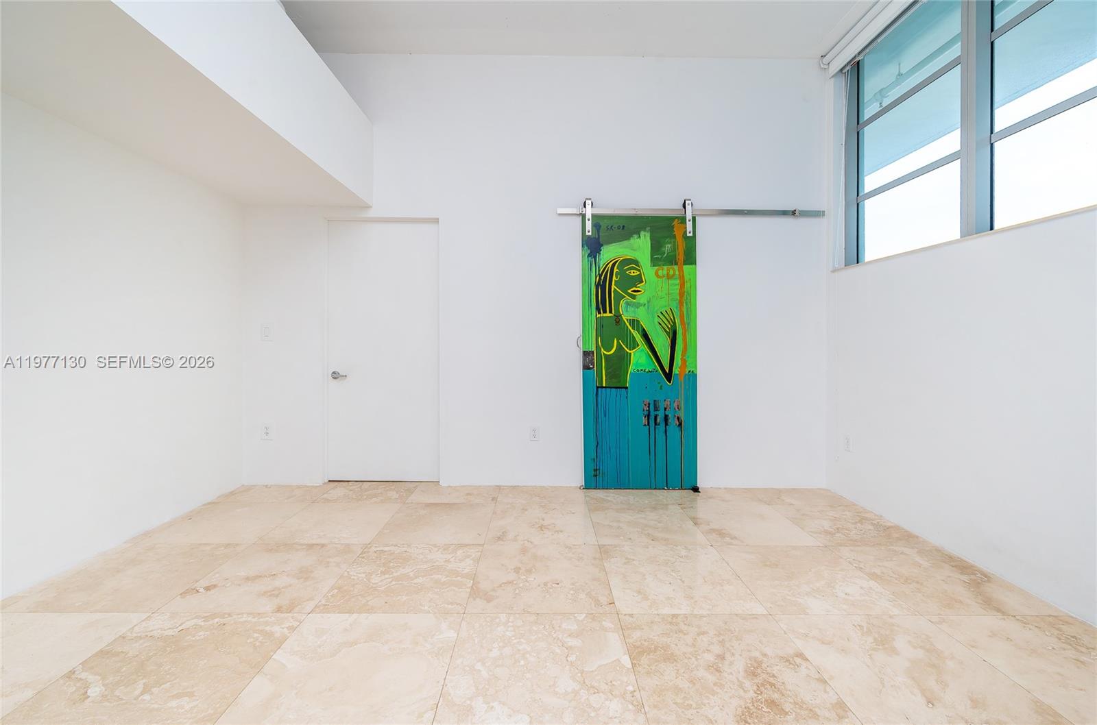 SPACE 01 CONDO - Residential