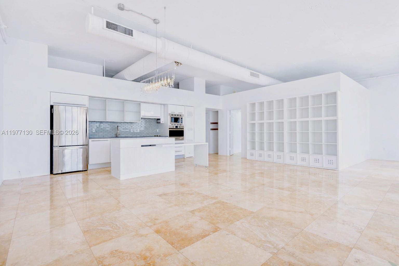 SPACE 01 CONDO - Residential
