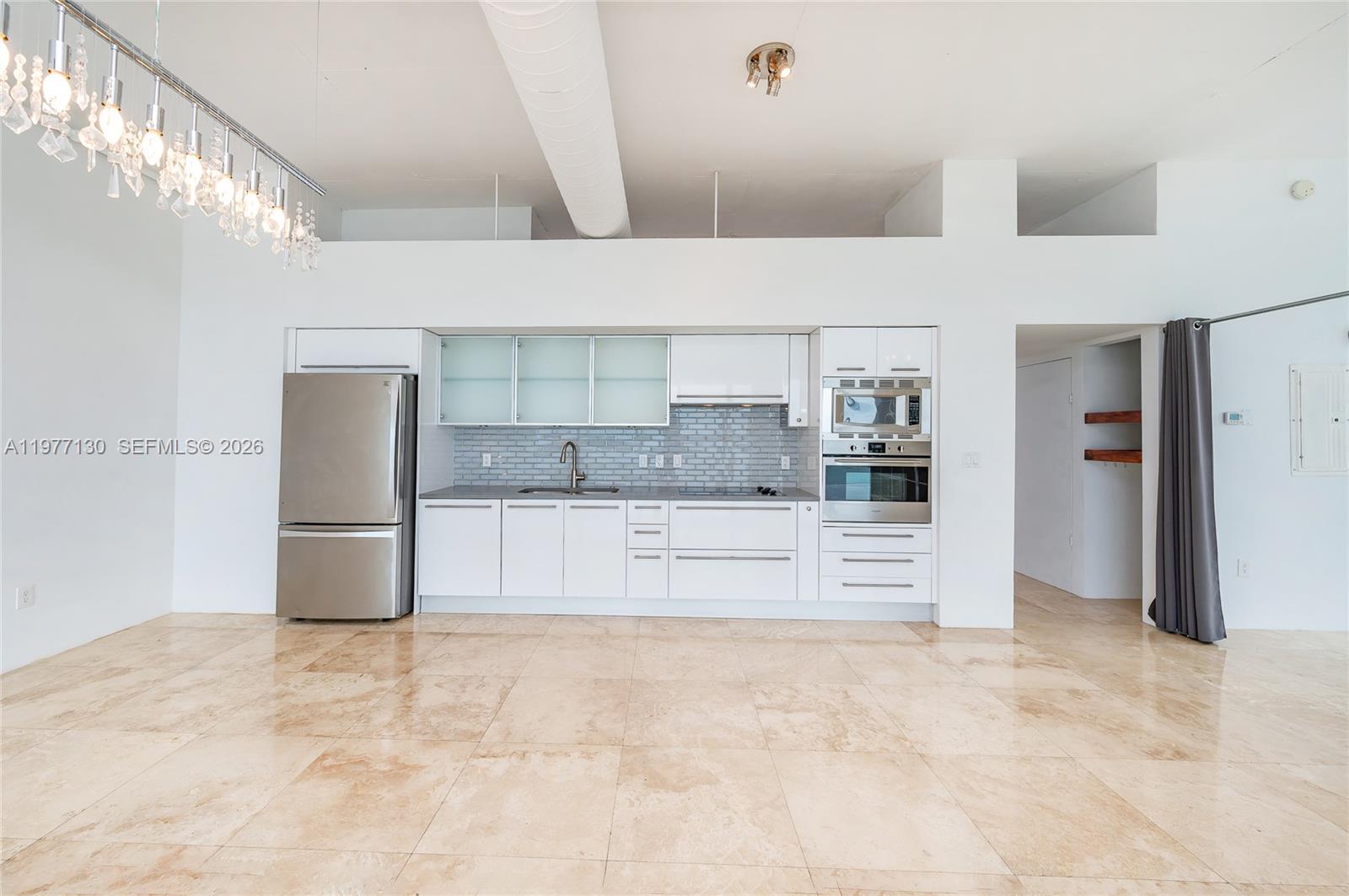 SPACE 01 CONDO - Residential