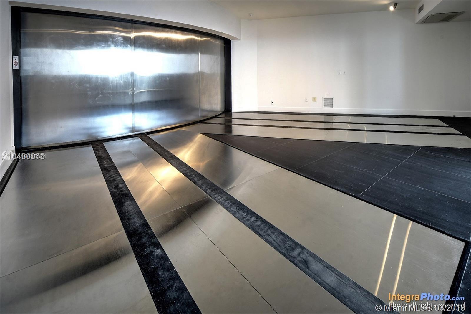 18555 COLLINS AVENUE COND - Residential Lease