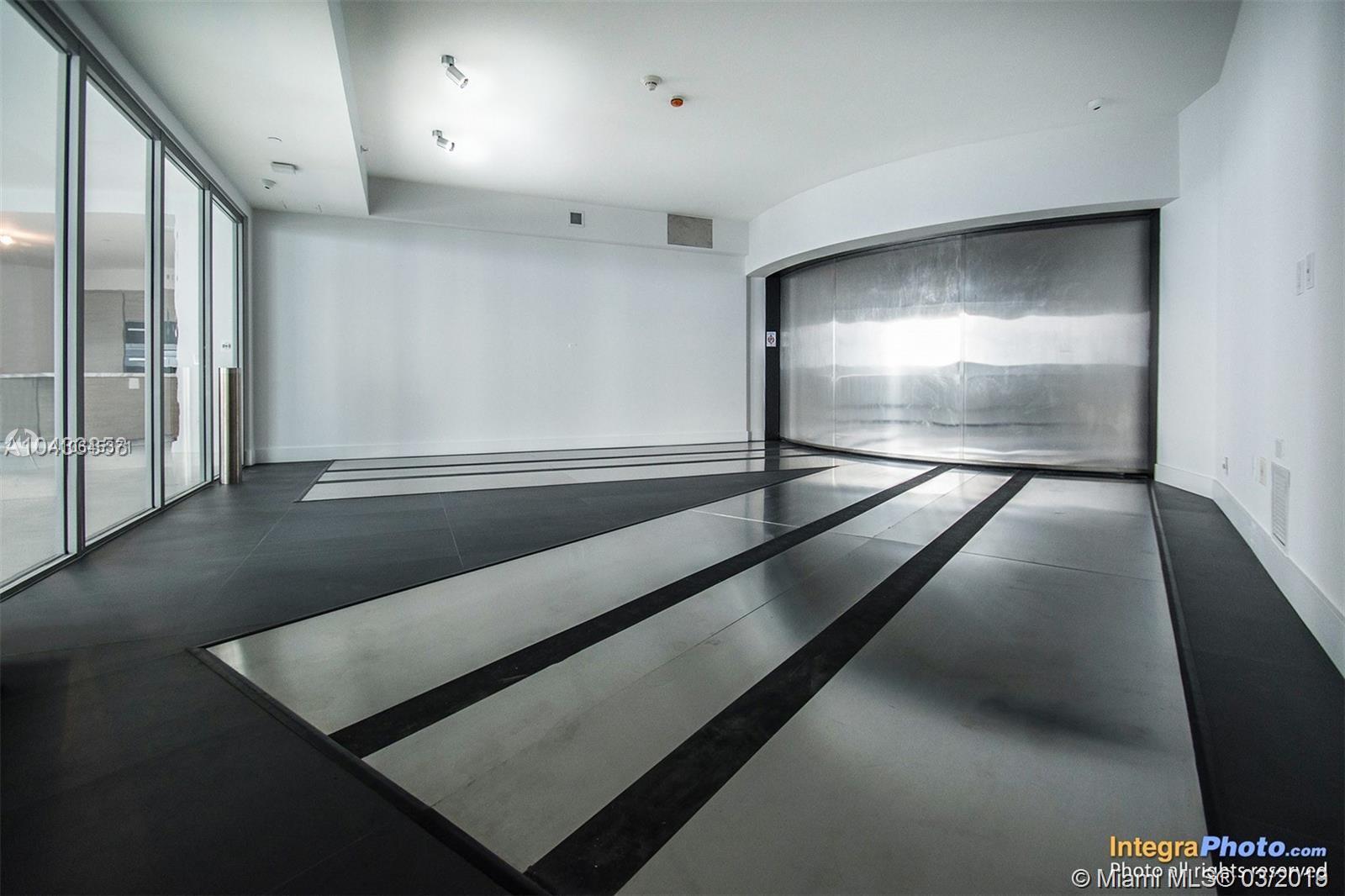 18555 COLLINS AVENUE COND - Residential Lease