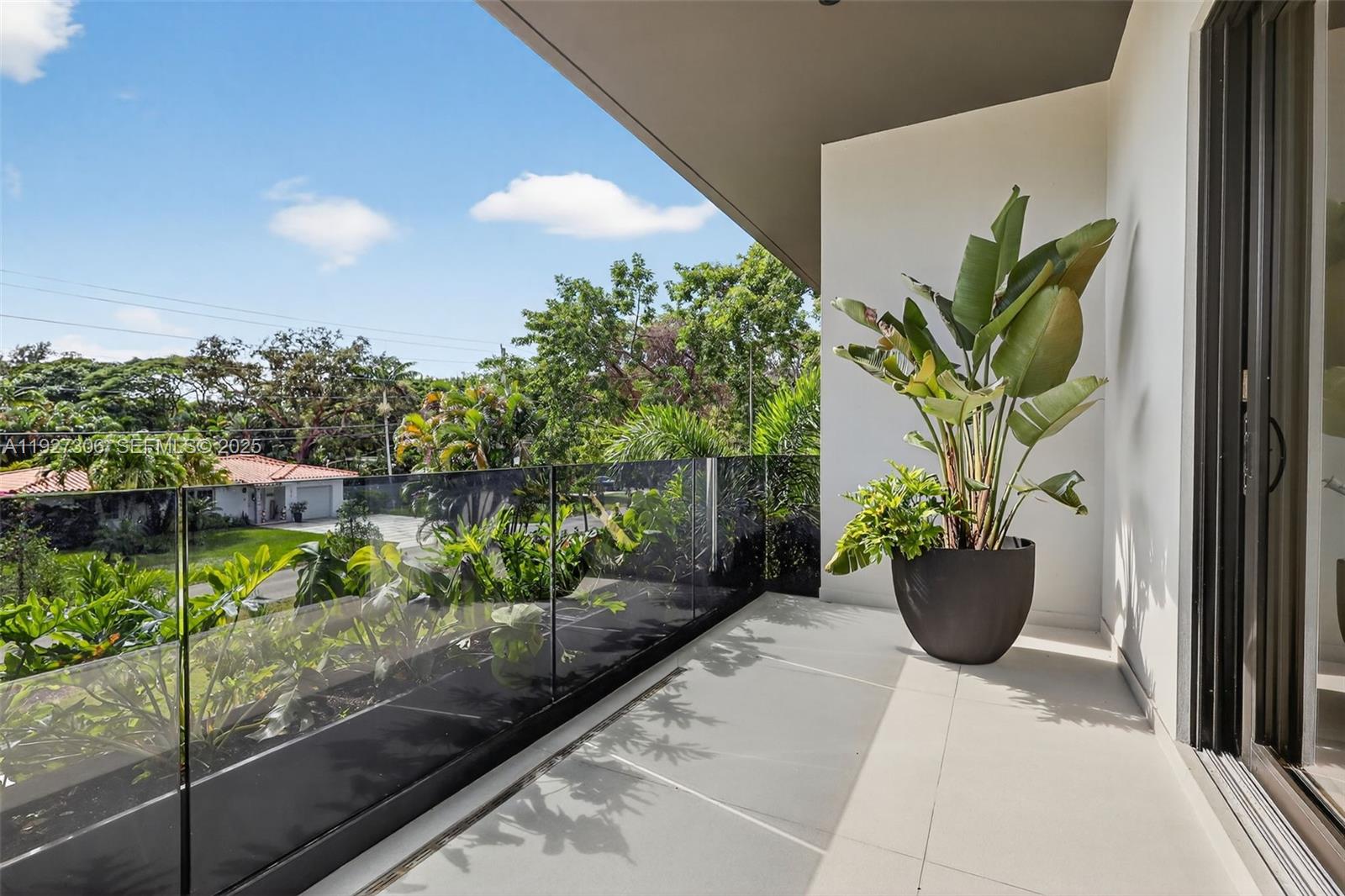 BISCAYNE LAWN EXTENSION - Residential