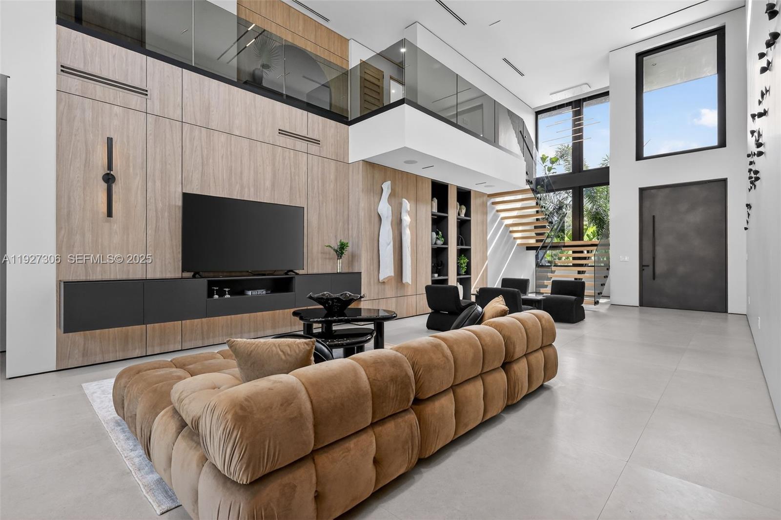 BISCAYNE LAWN EXTENSION - Residential