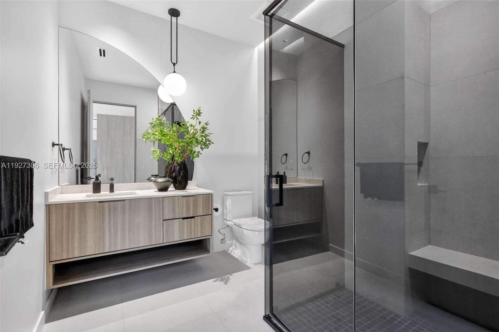 BISCAYNE LAWN EXTENSION - Residential