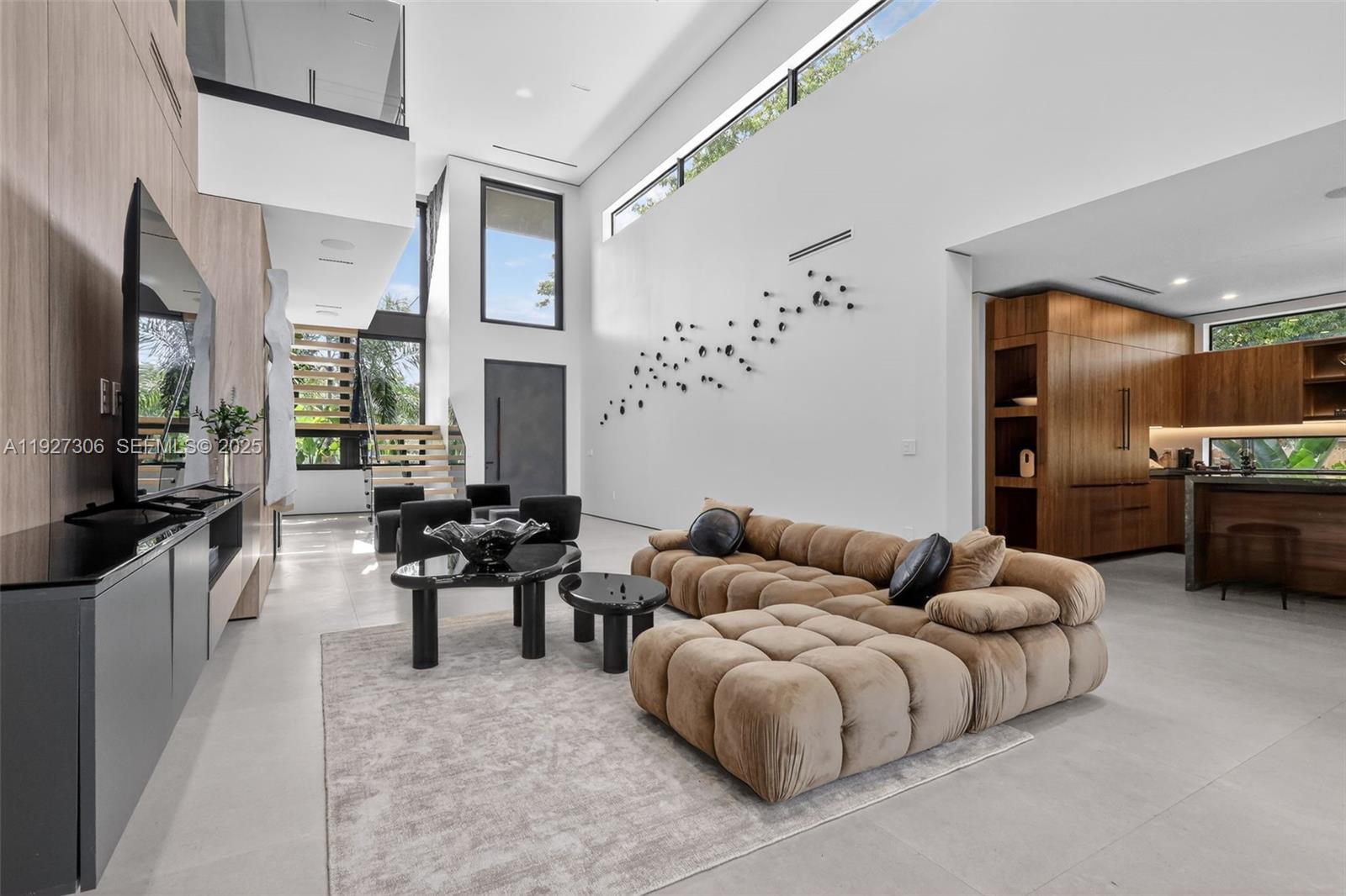 BISCAYNE LAWN EXTENSION - Residential