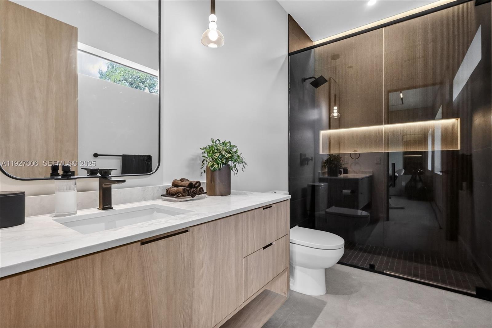 BISCAYNE LAWN EXTENSION - Residential