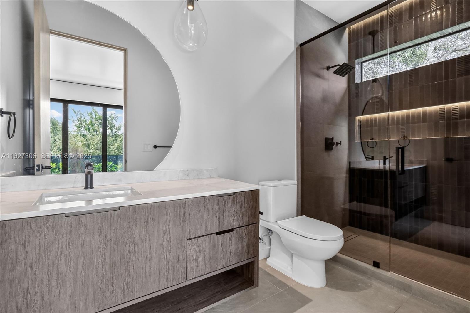 BISCAYNE LAWN EXTENSION - Residential