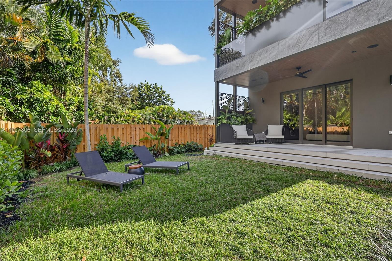 BISCAYNE LAWN EXTENSION - Residential