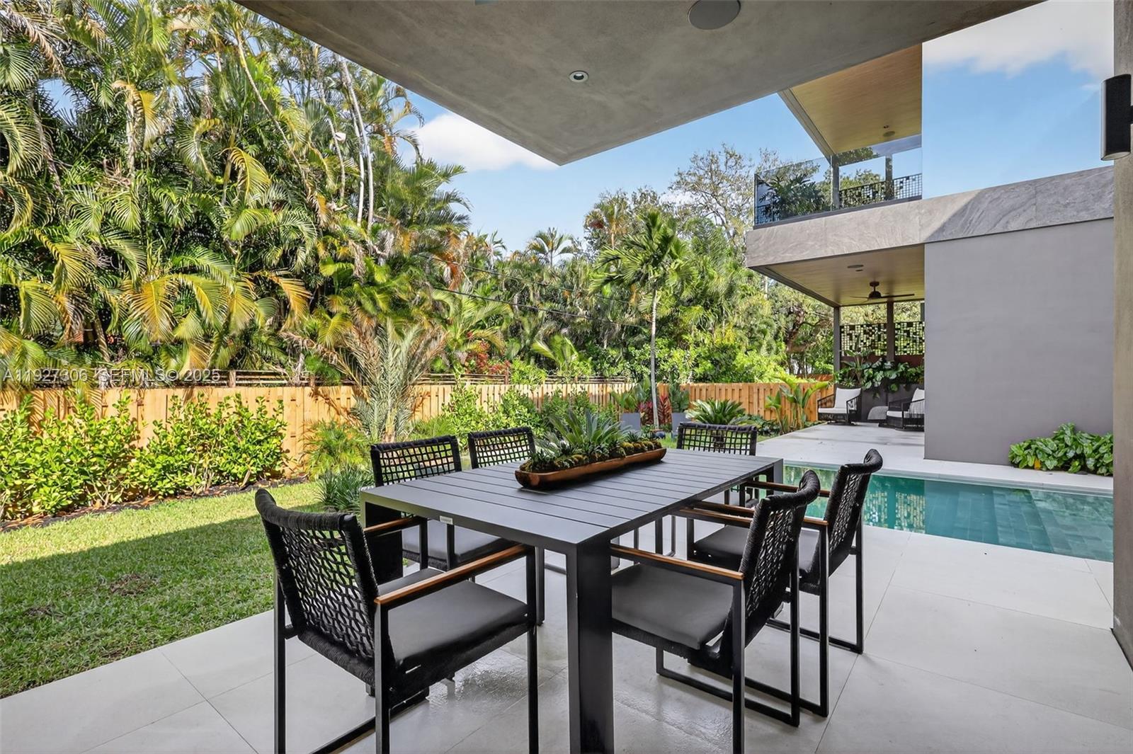 BISCAYNE LAWN EXTENSION - Residential