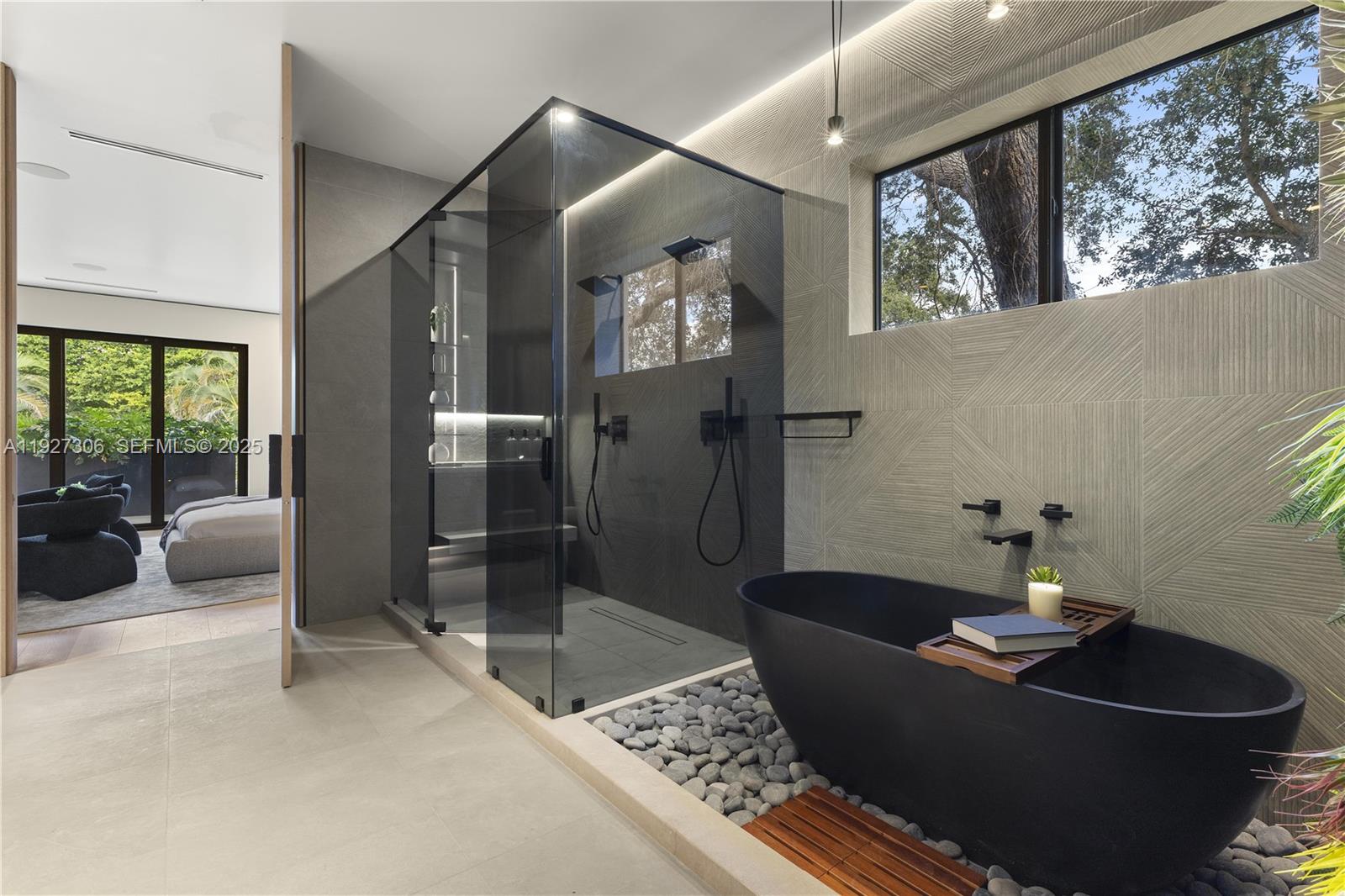 BISCAYNE LAWN EXTENSION - Residential