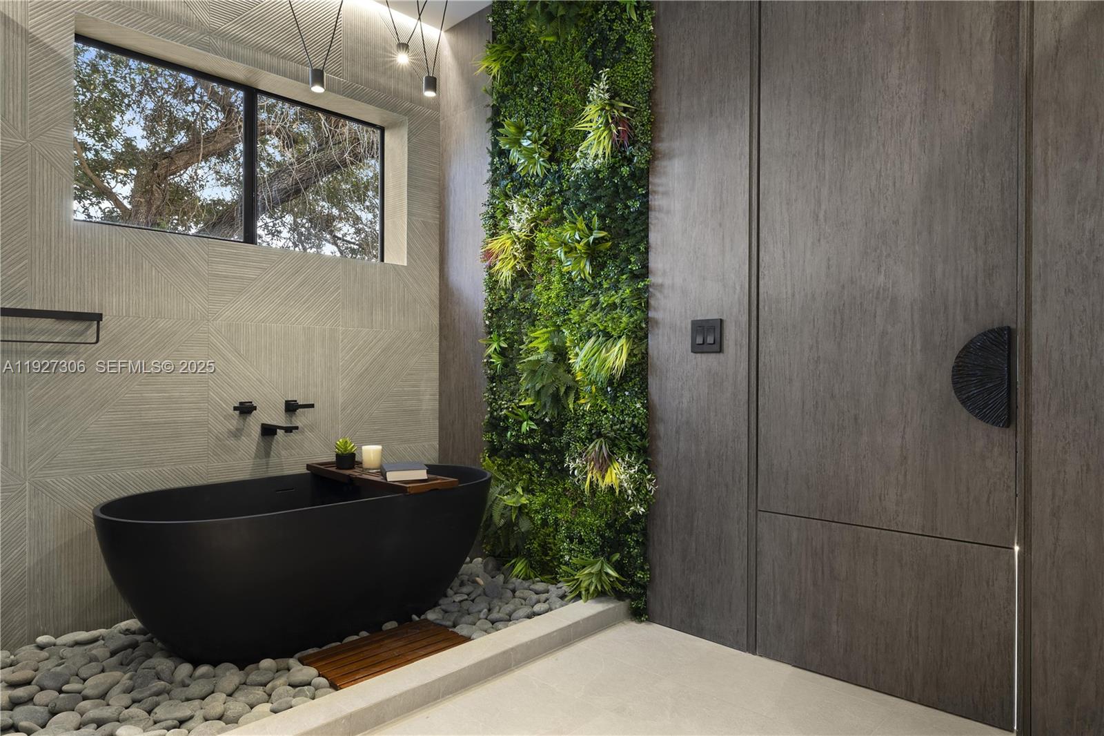 BISCAYNE LAWN EXTENSION - Residential