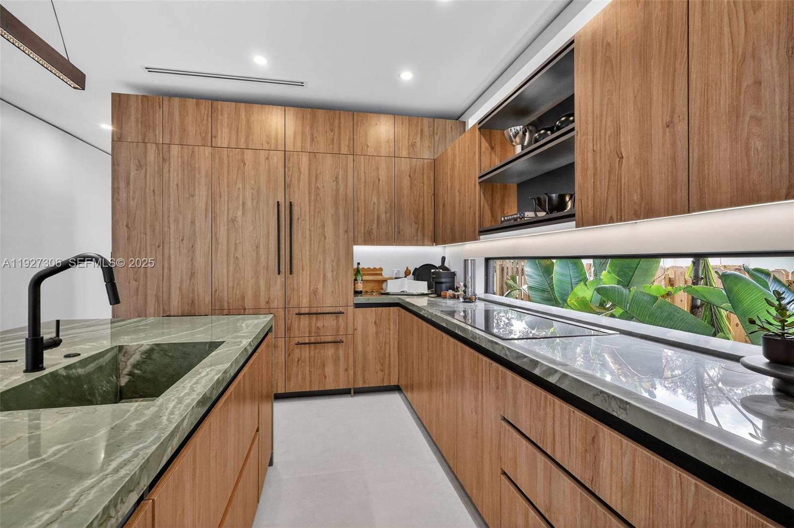 BISCAYNE LAWN EXTENSION - Residential