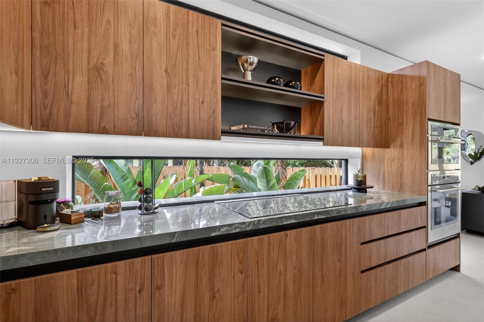 BISCAYNE LAWN EXTENSION - Residential