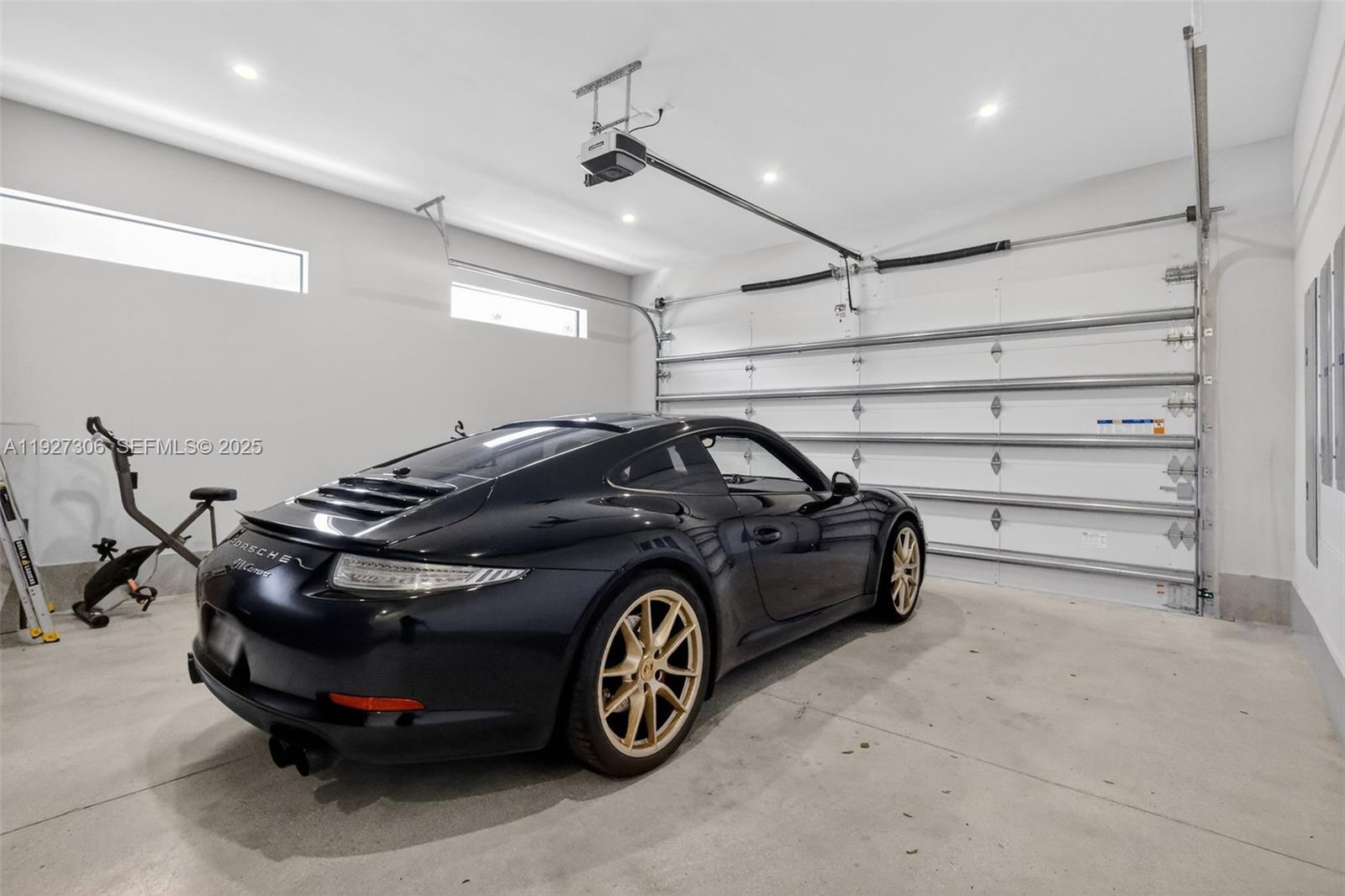 BISCAYNE LAWN EXTENSION - Residential