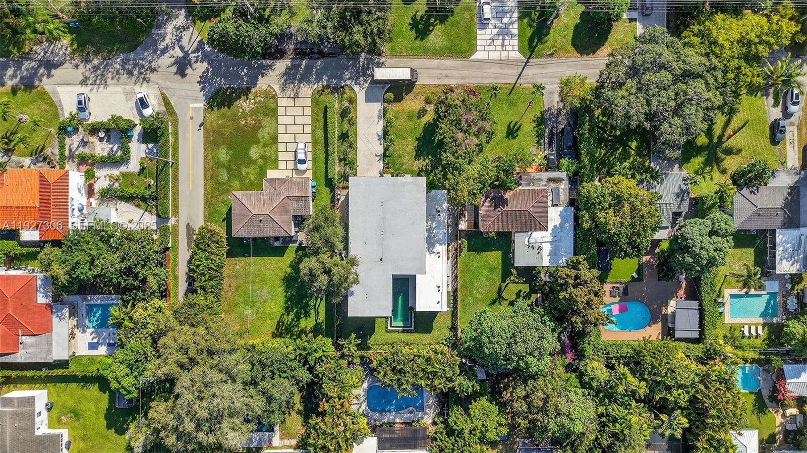 BISCAYNE LAWN EXTENSION - Residential