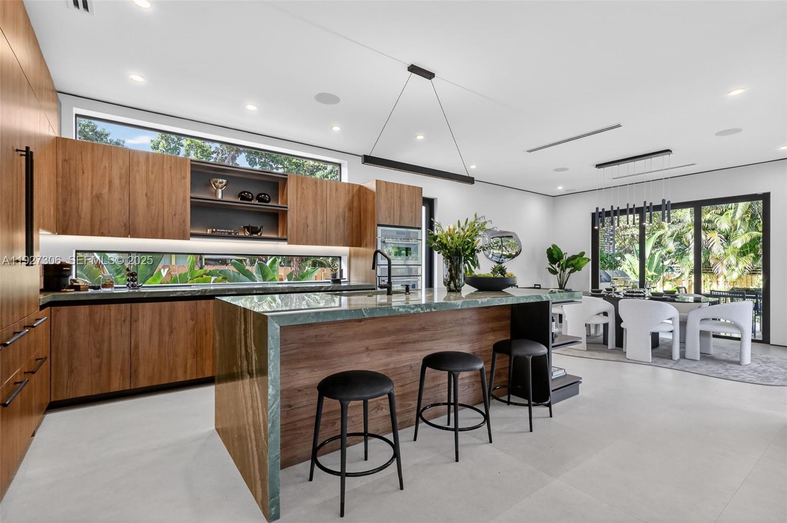 BISCAYNE LAWN EXTENSION - Residential