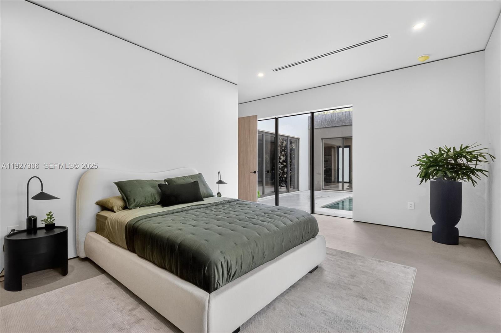 BISCAYNE LAWN EXTENSION - Residential