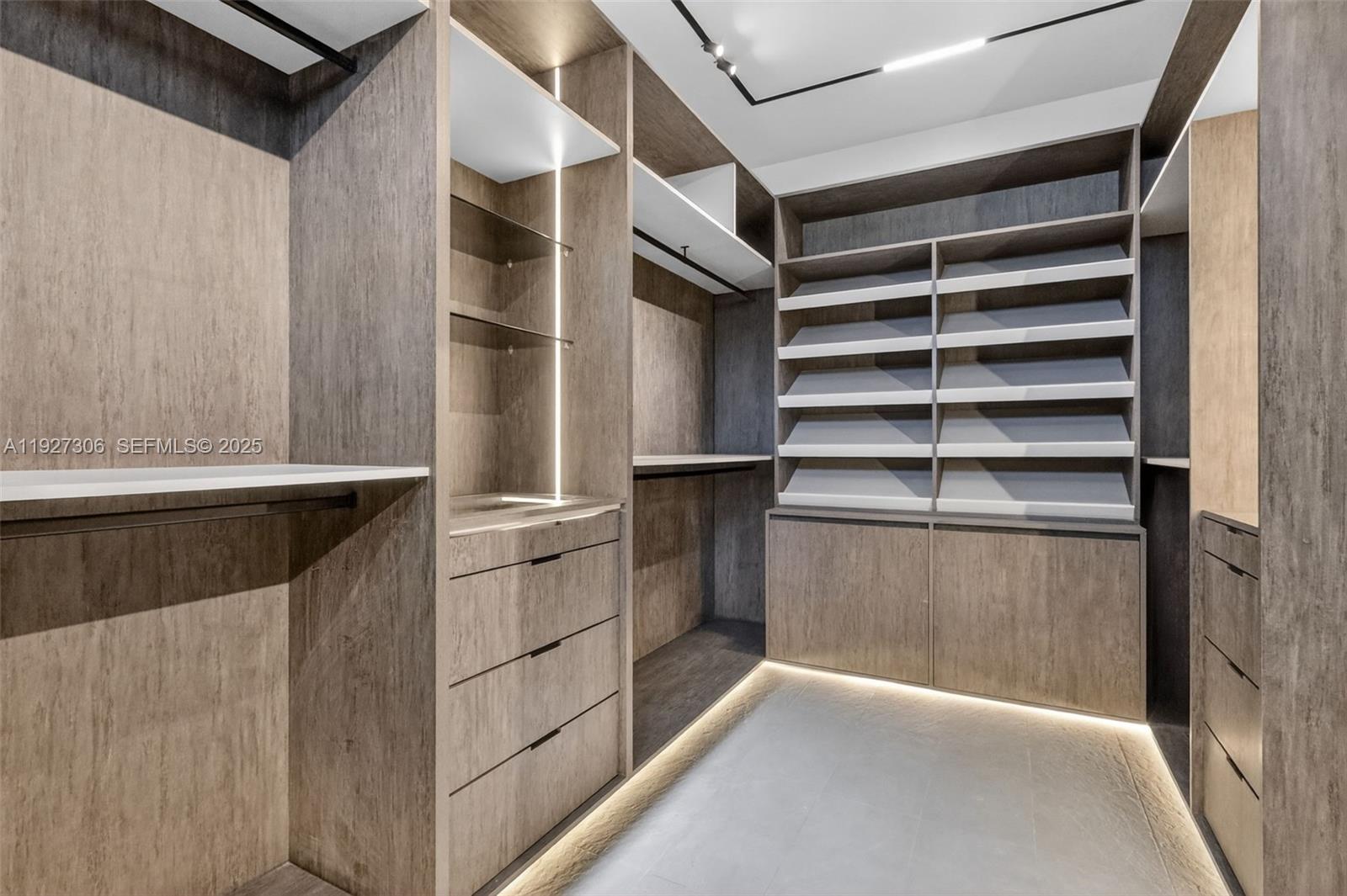 BISCAYNE LAWN EXTENSION - Residential