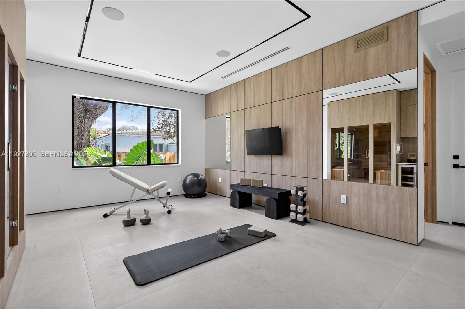 BISCAYNE LAWN EXTENSION - Residential