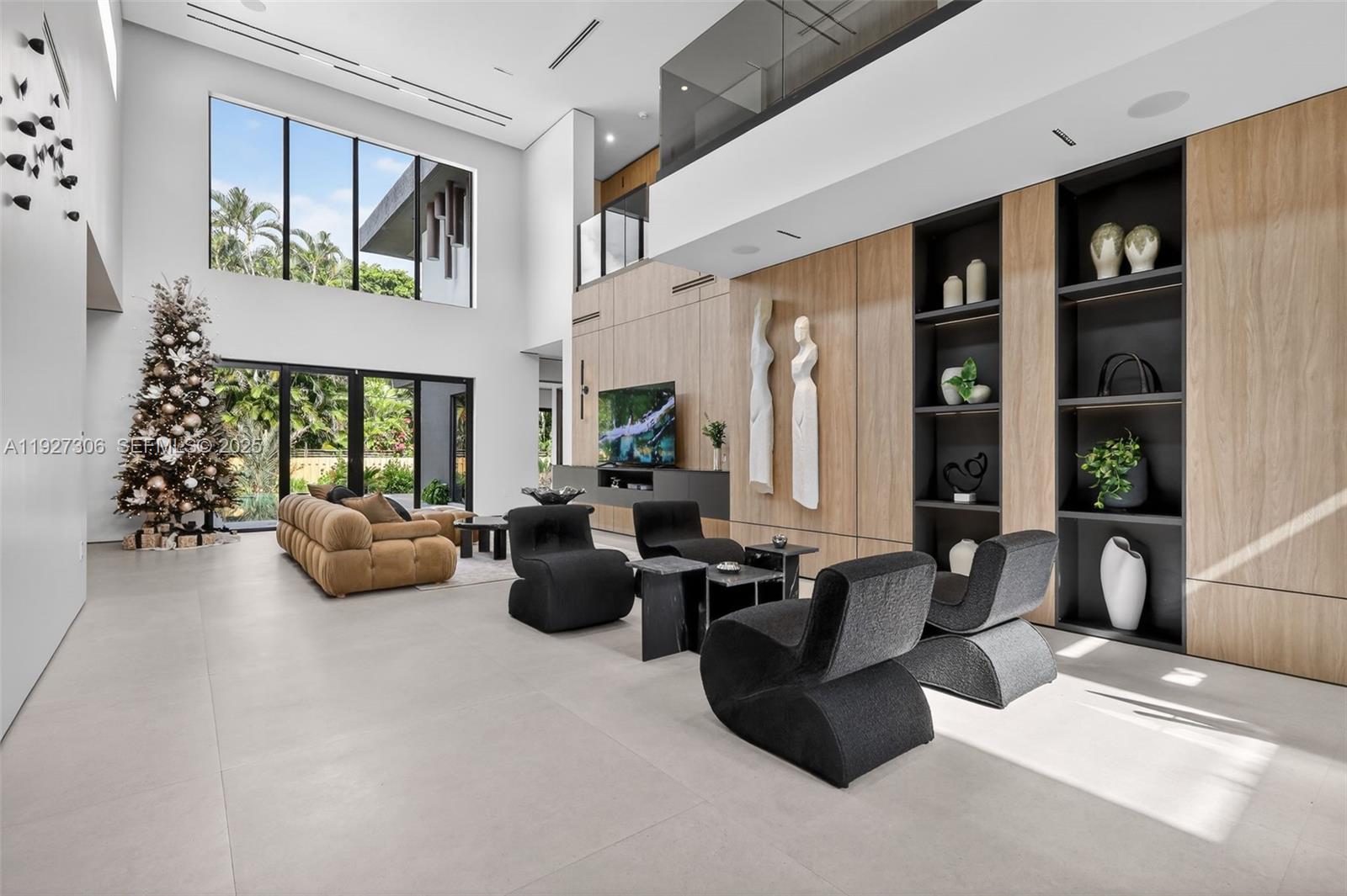 BISCAYNE LAWN EXTENSION - Residential