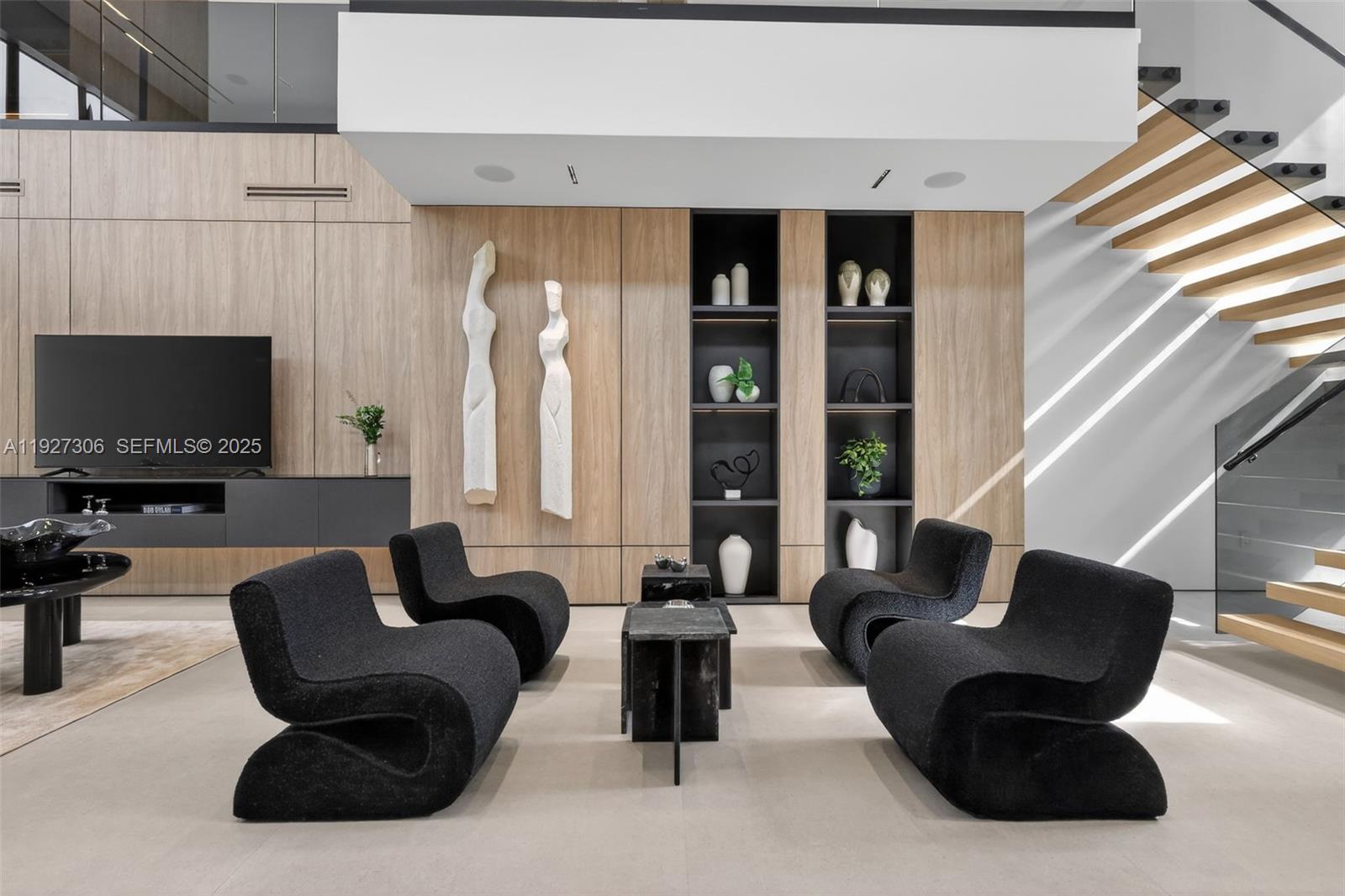 BISCAYNE LAWN EXTENSION - Residential