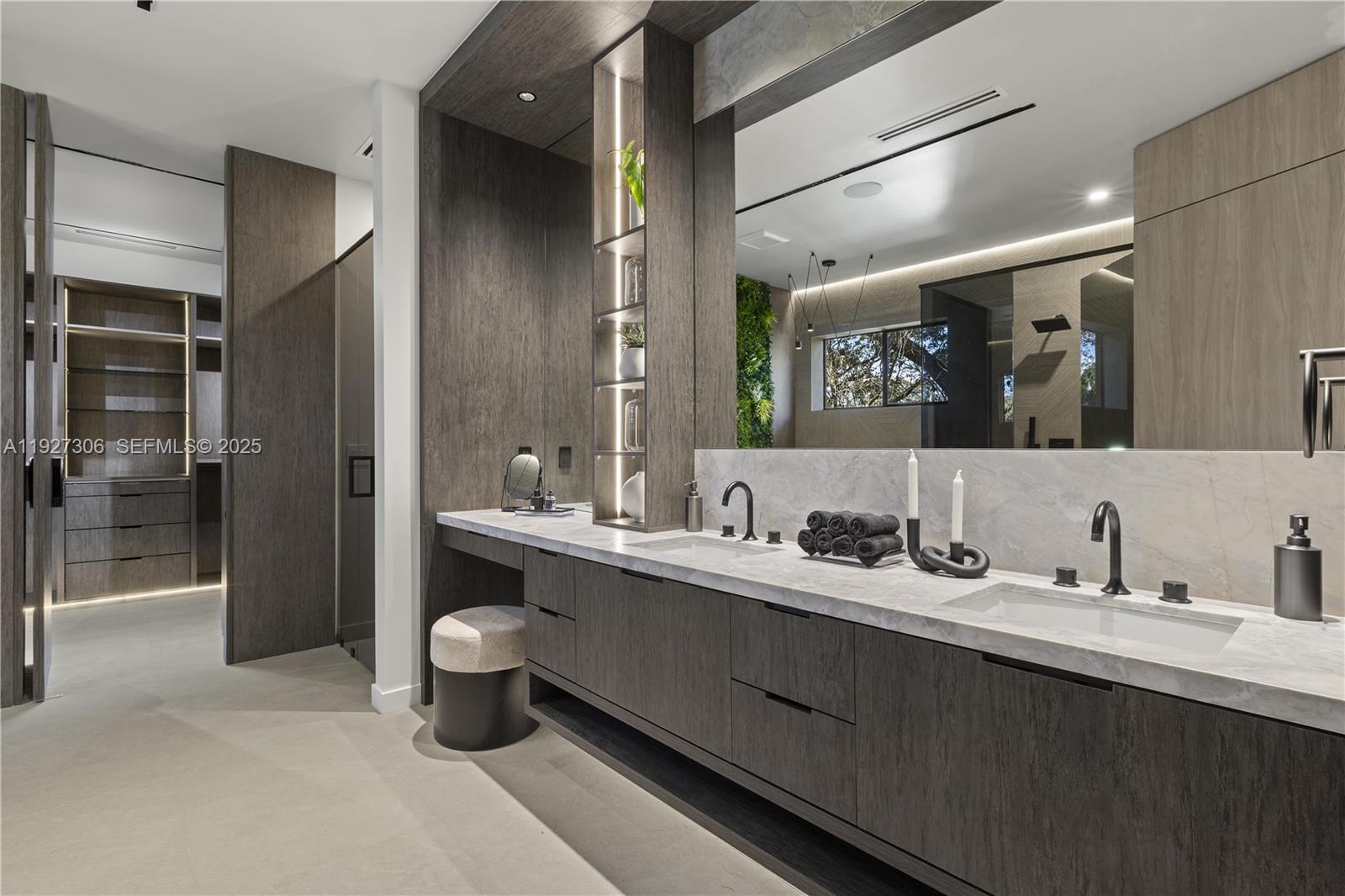 BISCAYNE LAWN EXTENSION - Residential