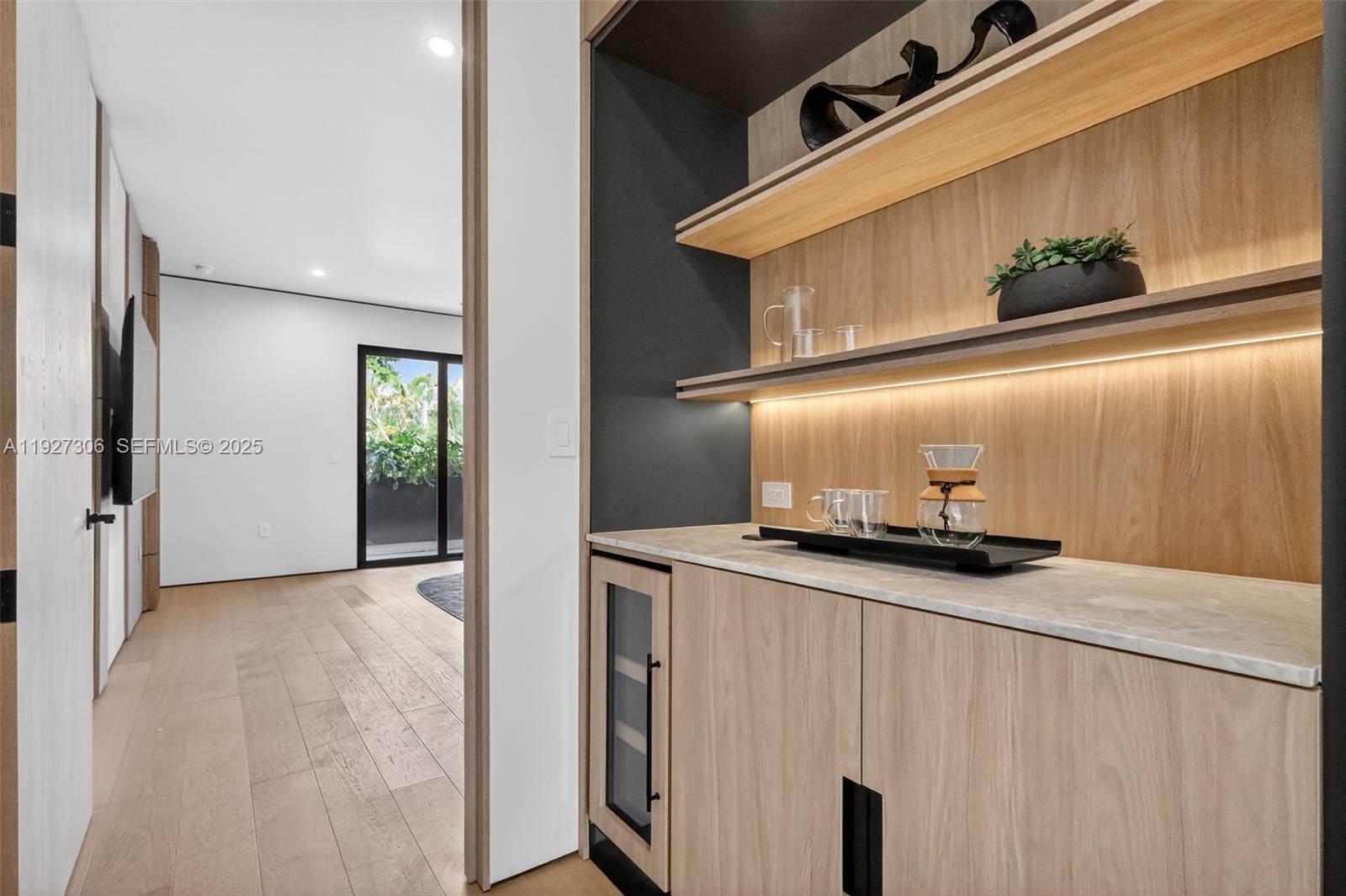 BISCAYNE LAWN EXTENSION - Residential