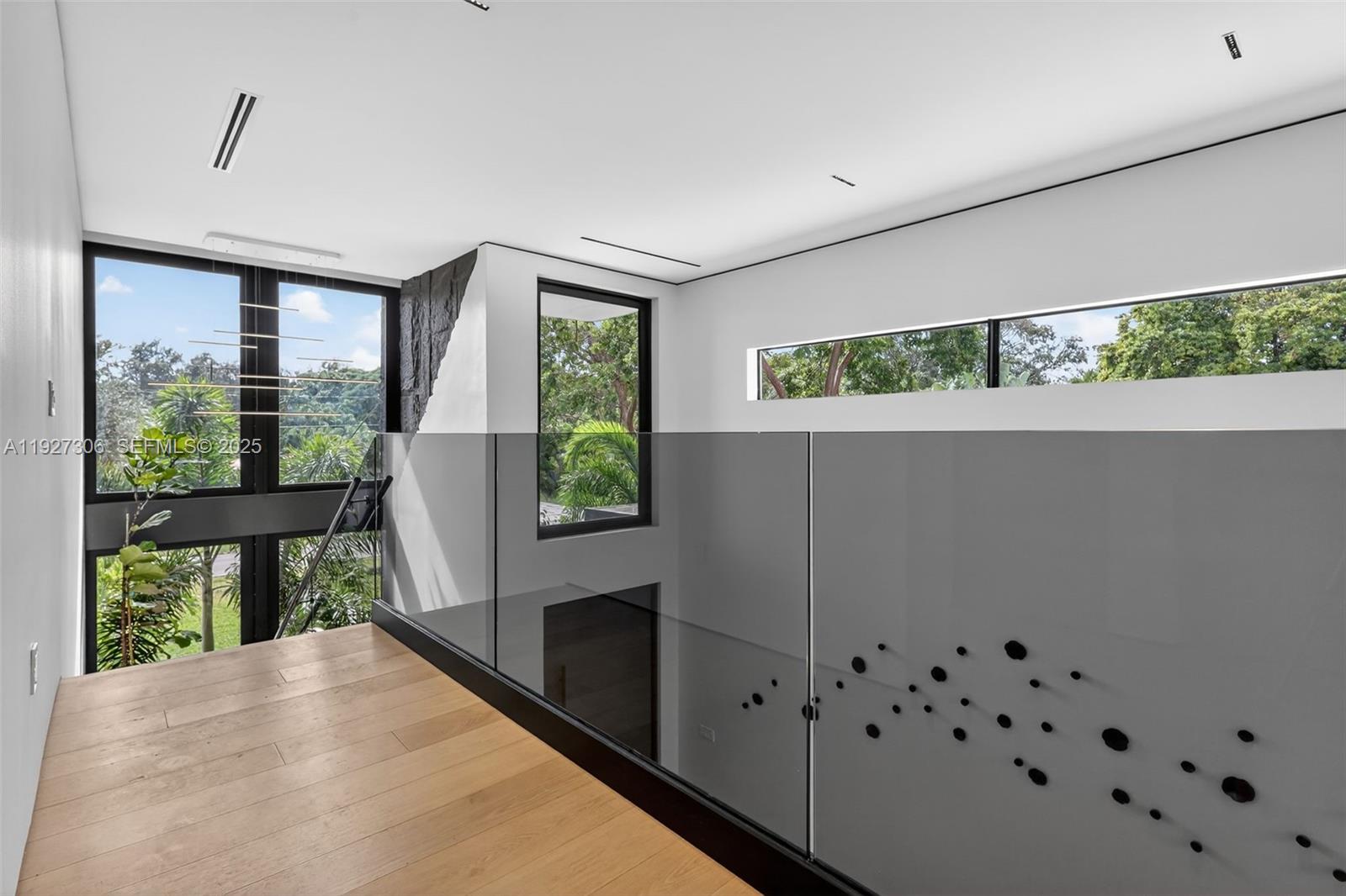 BISCAYNE LAWN EXTENSION - Residential