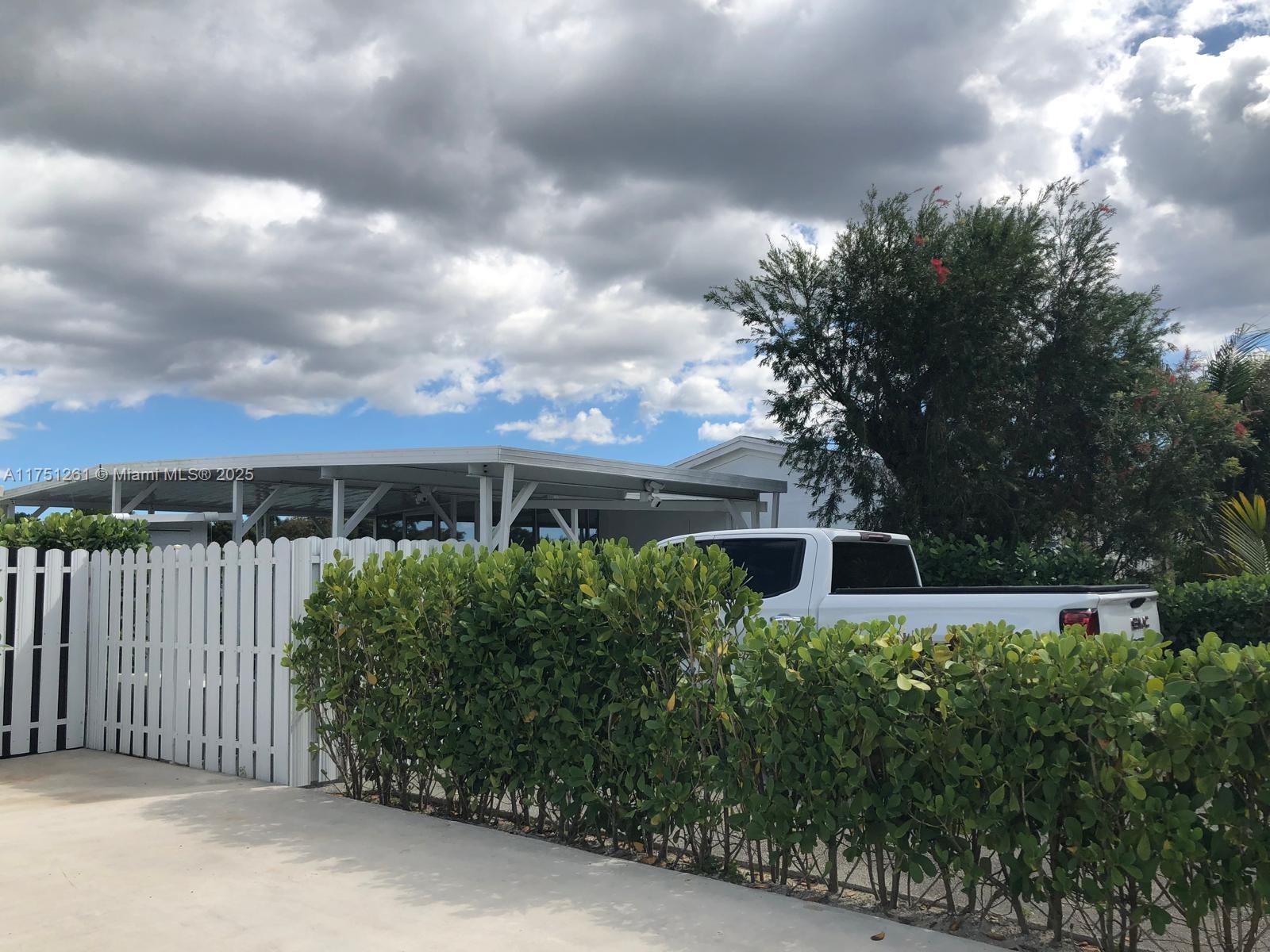 GATEWAY ESTATES PARK COND - Residential