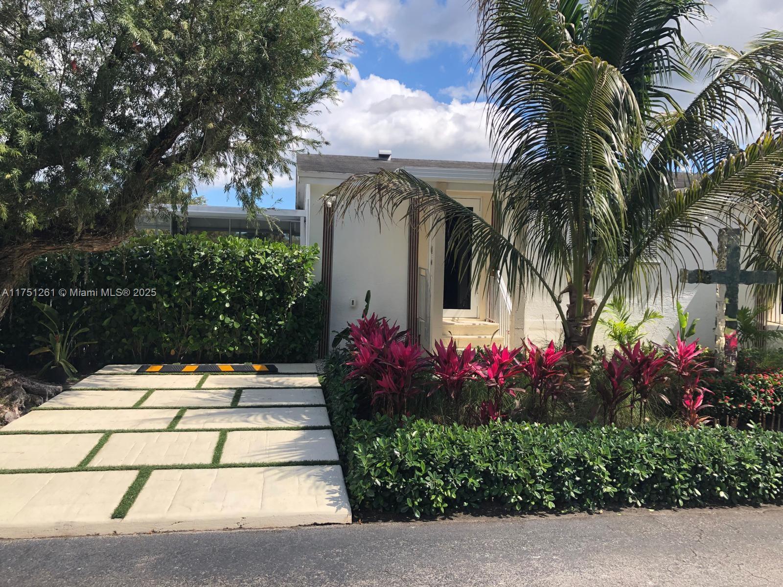 GATEWAY ESTATES PARK COND - Residential