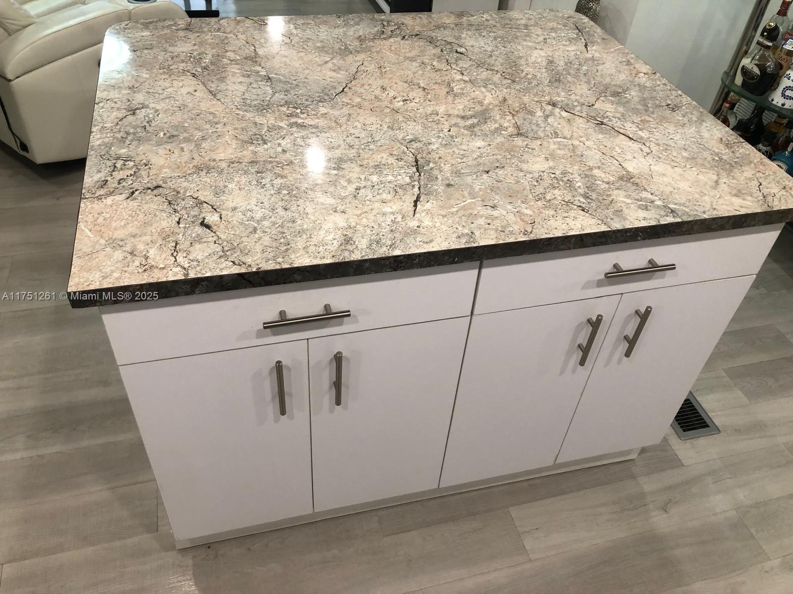 GATEWAY ESTATES PARK COND - Residential