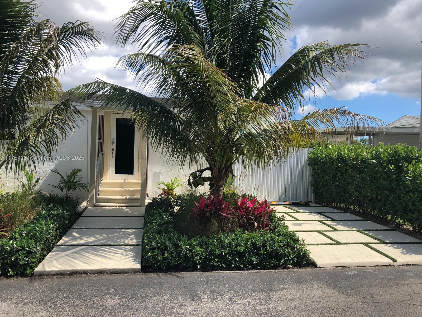 35250 SW 177th Unit 33, Homestead, FL, 33034/$284,999 2 35250 SW 177th Unit 33