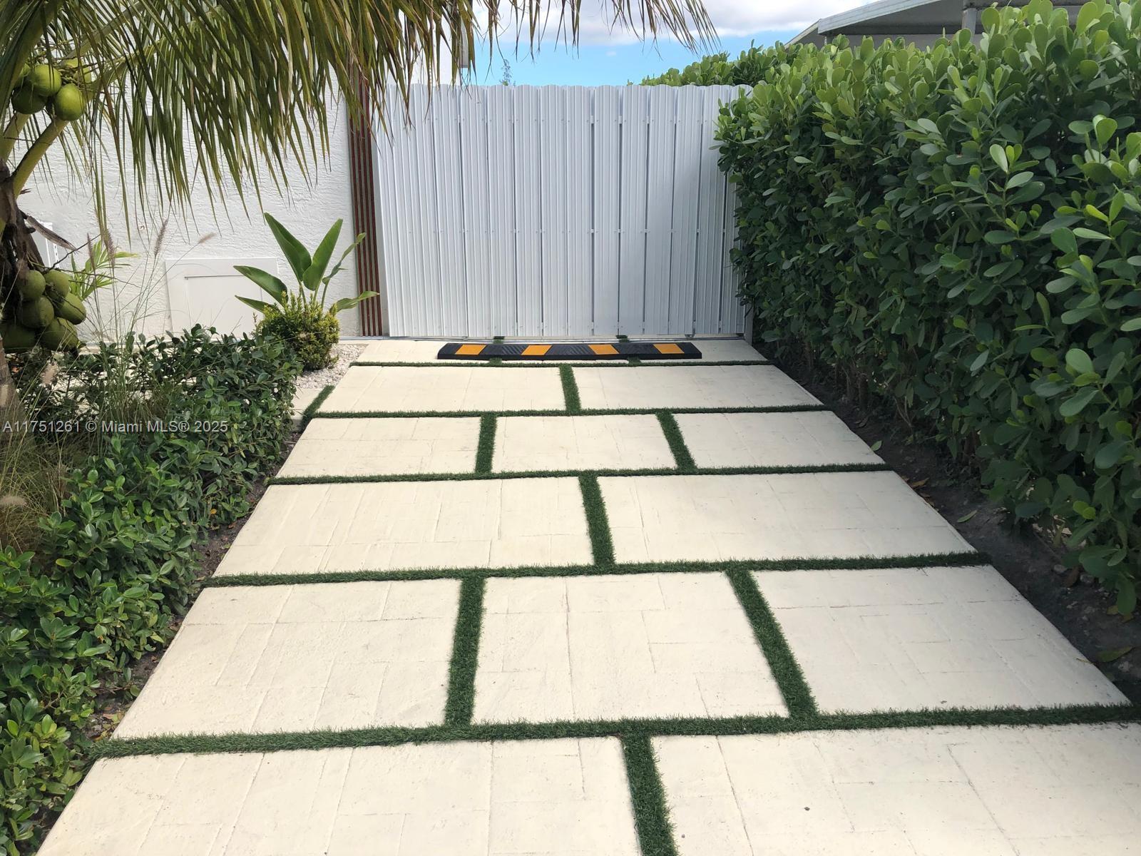 GATEWAY ESTATES PARK COND - Residential