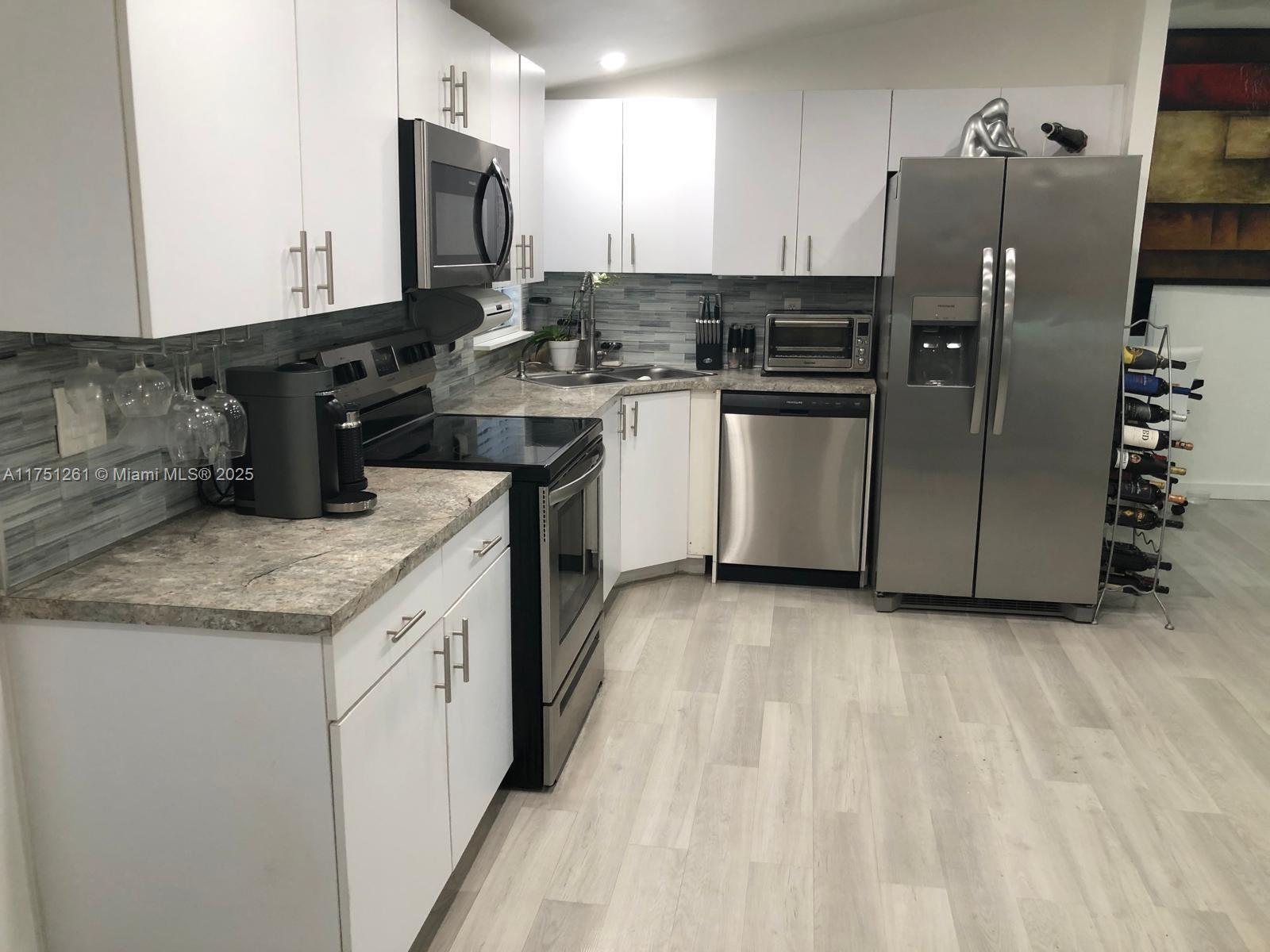 GATEWAY ESTATES PARK COND - Residential