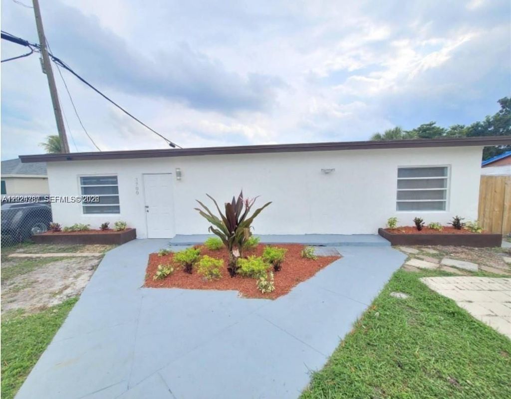 Photo of 3700 SW 13th Ct #3700, Fort Lauderdale, FL 33312 (MLS # A12024787)