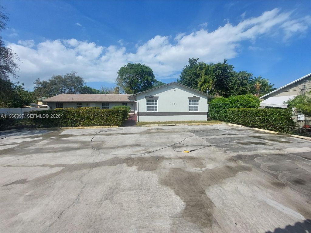 Photo of 2319 Johnson St #3, Hollywood, FL 33020 (MLS # A11968997)