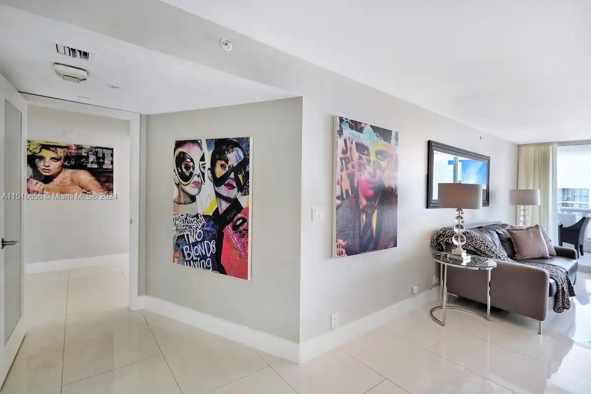 For Rent 1 bedroom, 1.5 bathroom fully furnished modern condo in the heart of Miami with panoramic views of Biscayne Bay and Miami skyline. Smart home, with a Washer/dryer inside. The building offers a variety of amenities such as 24hr concierge and security, restaurants, salons, retail stores, a food market, a liquor store, pharmacy, pool, gym and more. Easy access to public transportation and just minutes from Brickell, Midtown, Design District, Wynwood, and Miami Beach. EASY TO SHOW.
