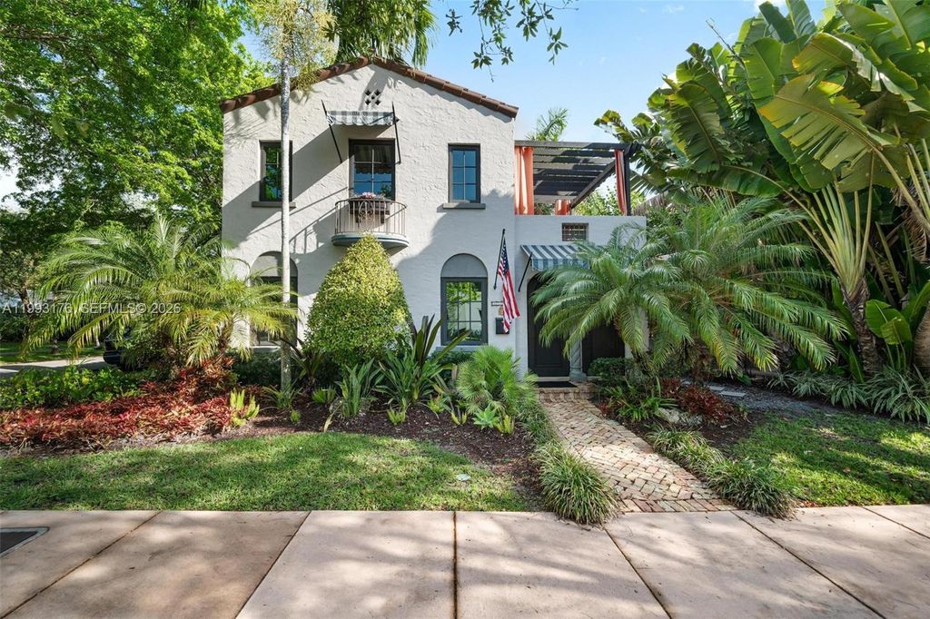 Photo of 447 Giralda Ave, Coral Gables, FL 33134 (MLS # A11993176)