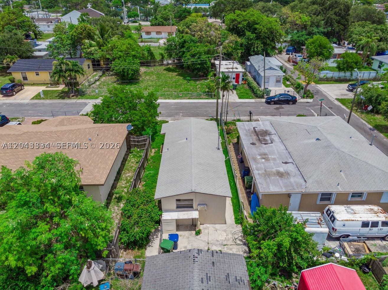 805 NW 3rd Ter