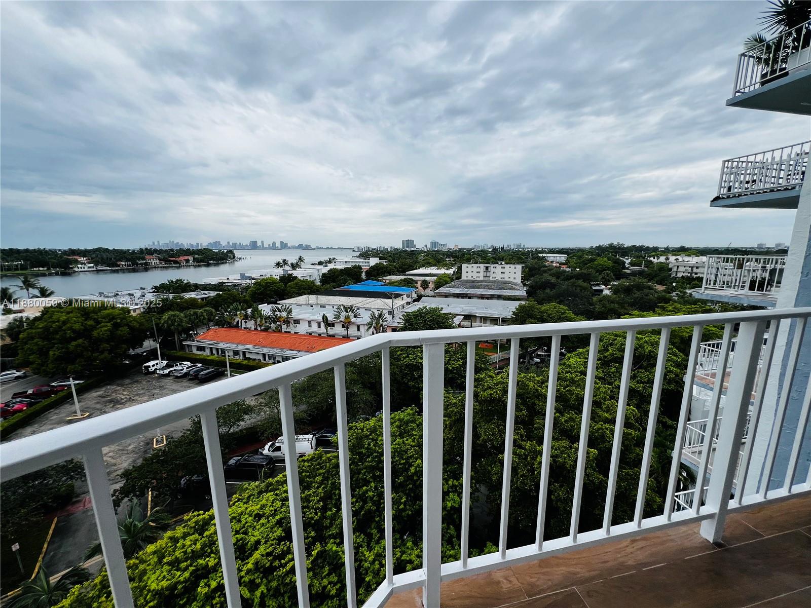 Absolutely fantastic one bedroom and one and half bath corner unit condo in the Stanton House! New polished wood flooring, completely updated kitchen, updated bathrooms, spacious bedroom, central air and walk in closet. This unit has a wrap around balcony with stunning views of the intracoastal. Theres one parking spot, visitors parking and a fitness room! Walking distance to many restaurants, shops, stores and the beach!